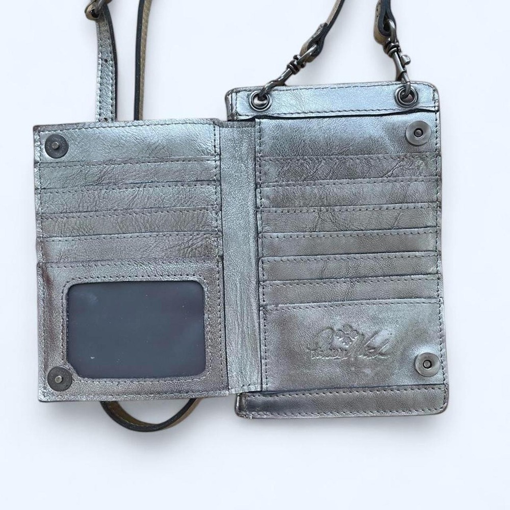 Silver leather crossbody phone bag with adjustable strap by Patricia Nash - Picture 5 of 8